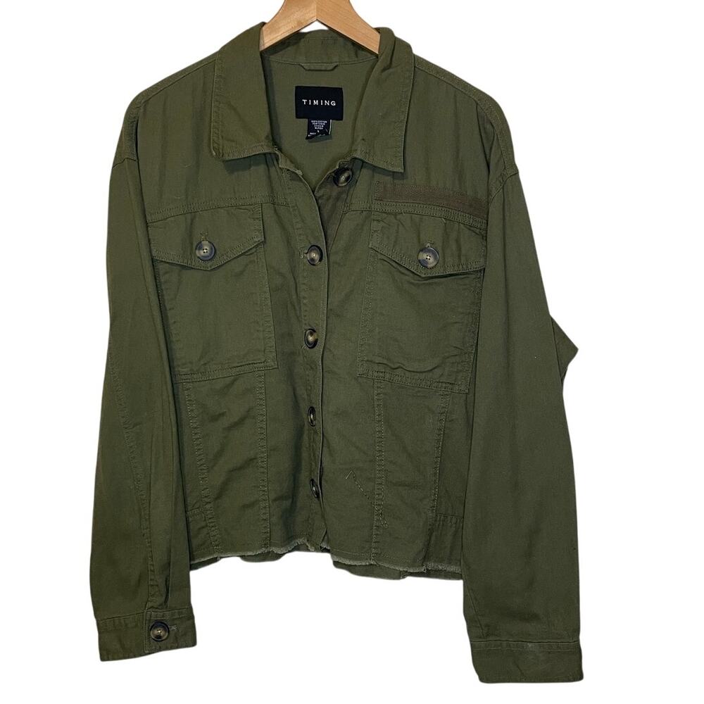 Timing Army Green Cropped Button Up Collared Two Pocket Cotton Utility Jacket Lg